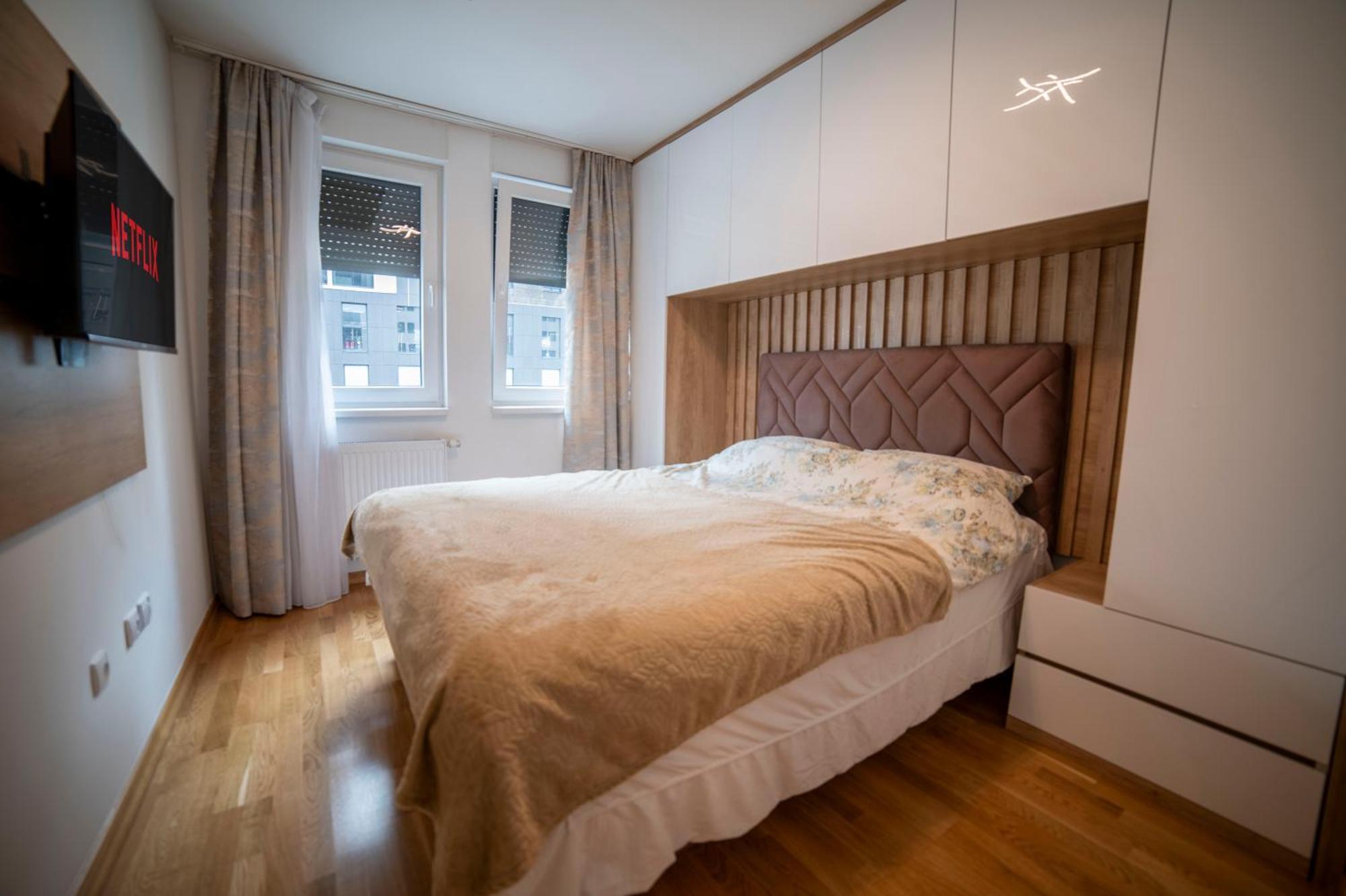 Apartment 5 Star Lukavica Buitenkant foto