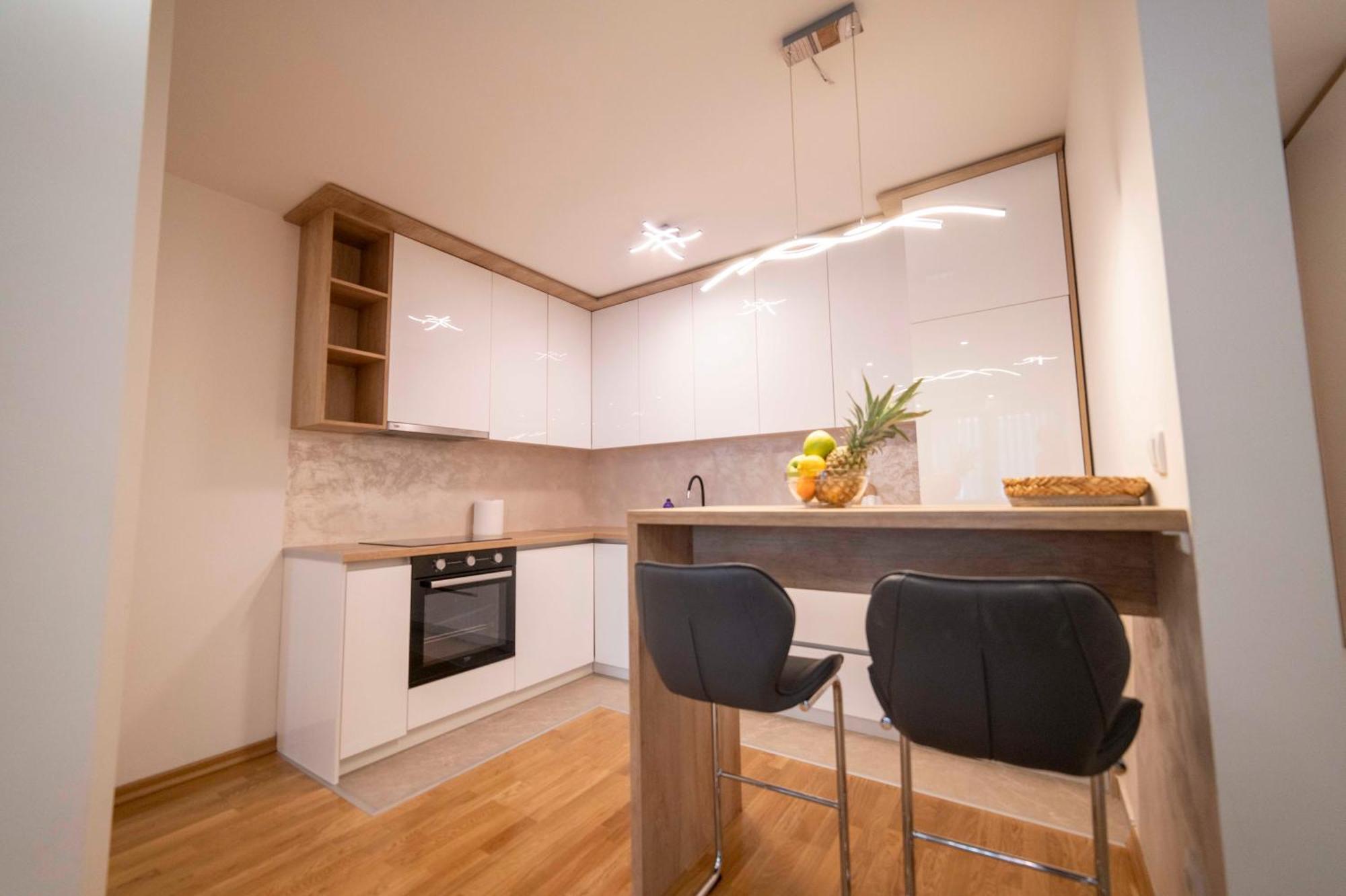 Apartment 5 Star Lukavica Buitenkant foto