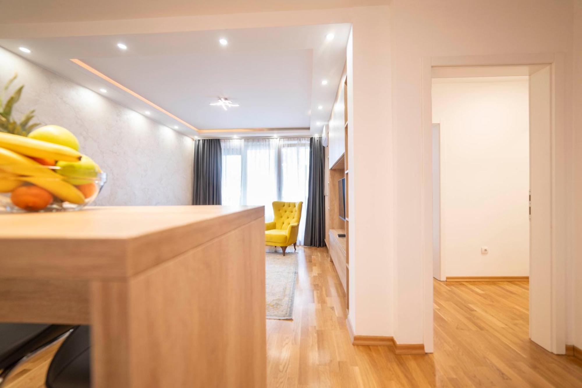 Apartment 5 Star Lukavica Buitenkant foto