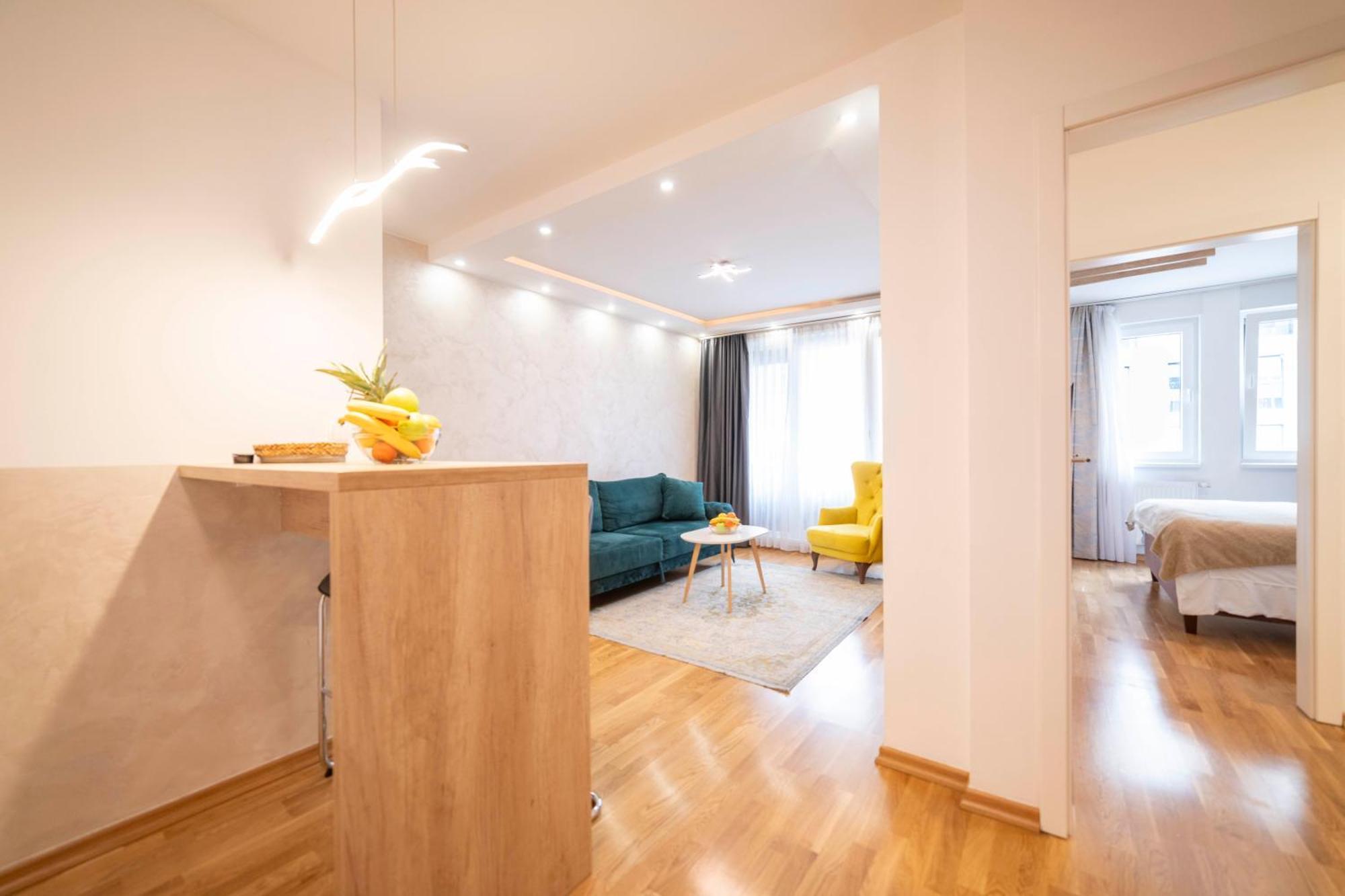 Apartment 5 Star Lukavica Buitenkant foto