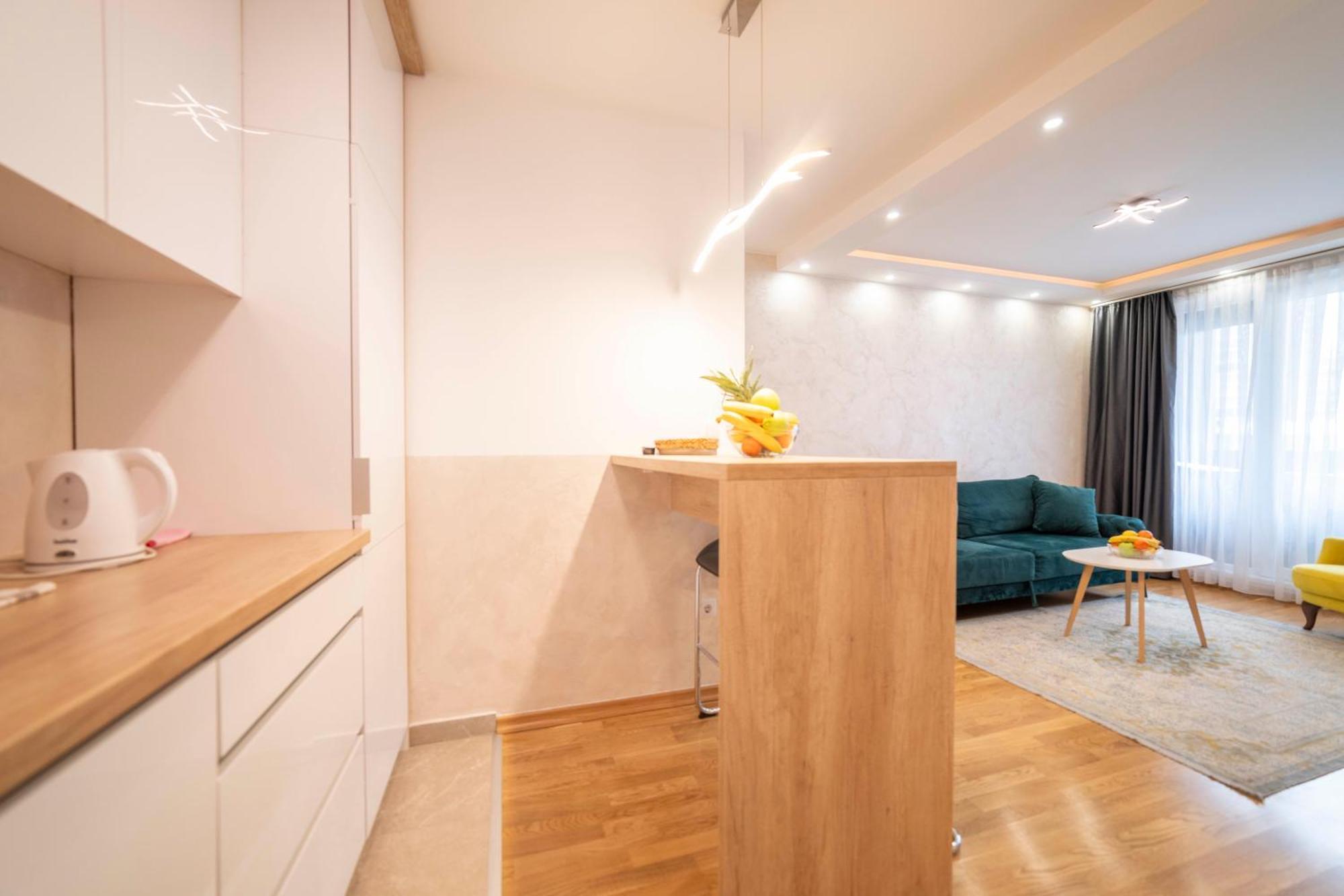 Apartment 5 Star Lukavica Buitenkant foto